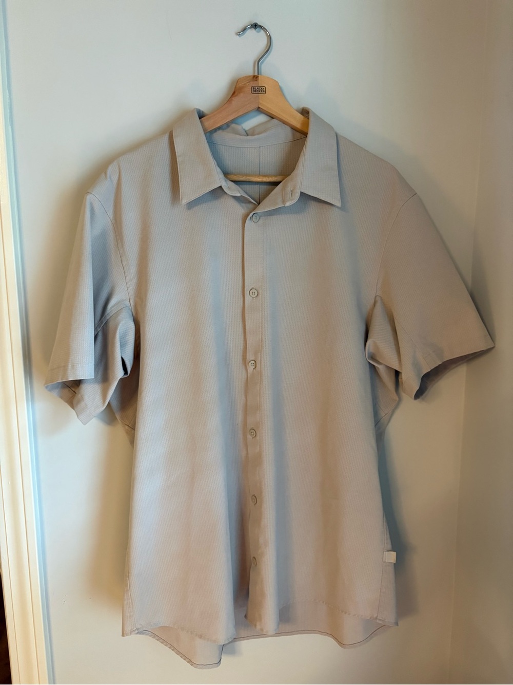 lululemon athletica Short Sleeve Button-Down Shirt in Light Beige